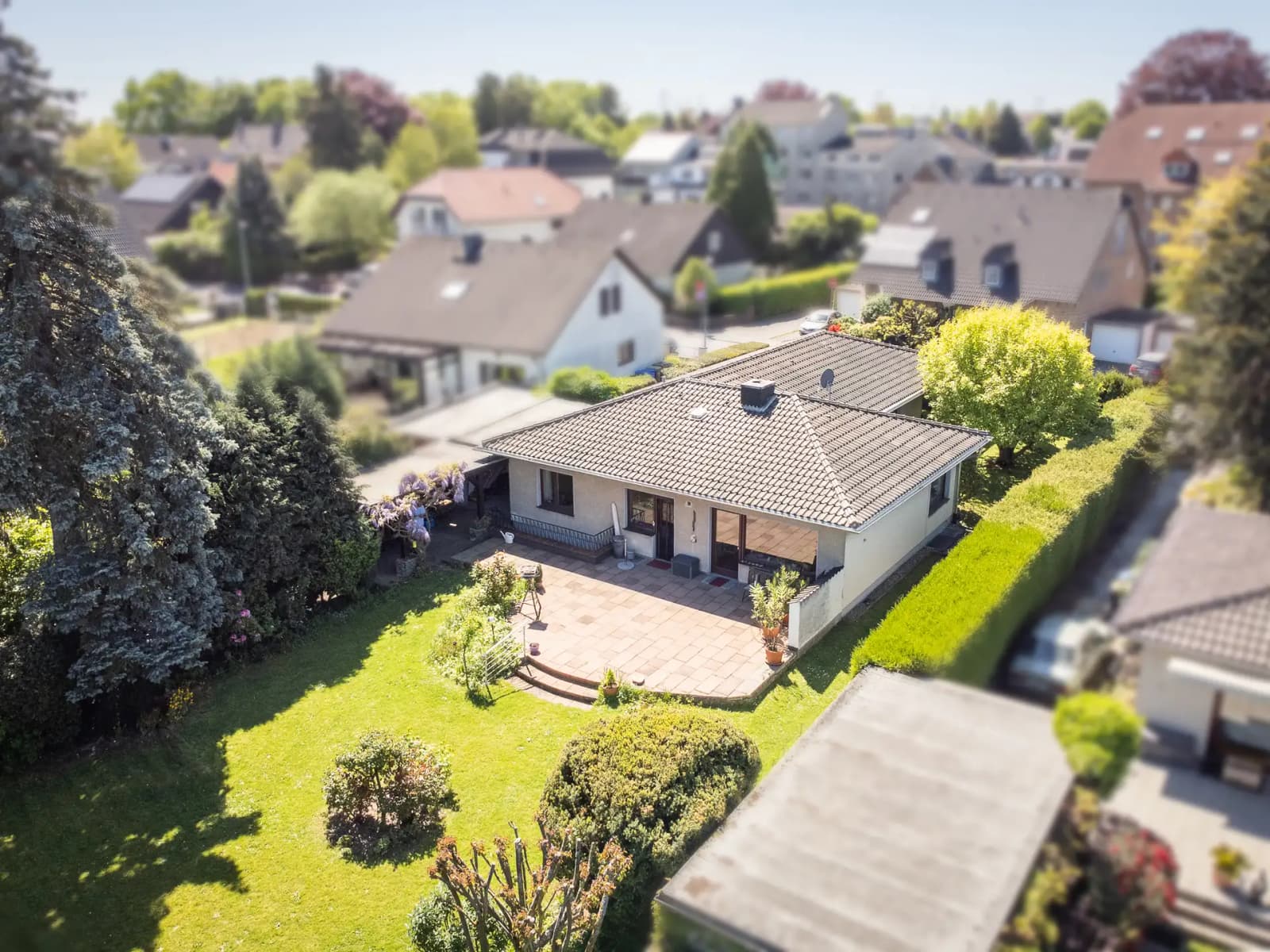 Bungalow mit Weitblick ins Grüne – ruhiges Wohnen auf über 1.000 m² Grundstück in Pulheim